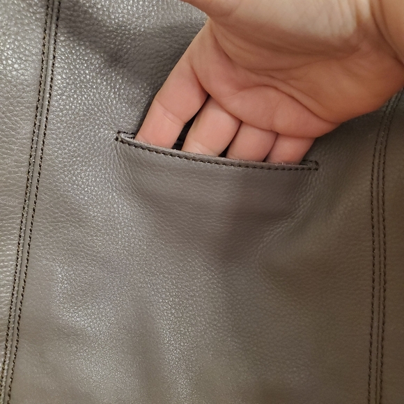 The Sak Crossbody Bag Purse Pebbled Gray Leather Interior Pockets Adjustable - Picture 4 of 16